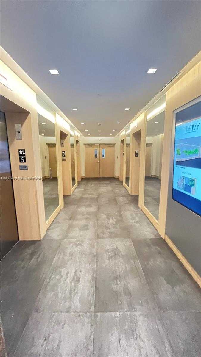 Small Image of 90 SOUTH WEST 3RD ST #1412, Miami Number 9