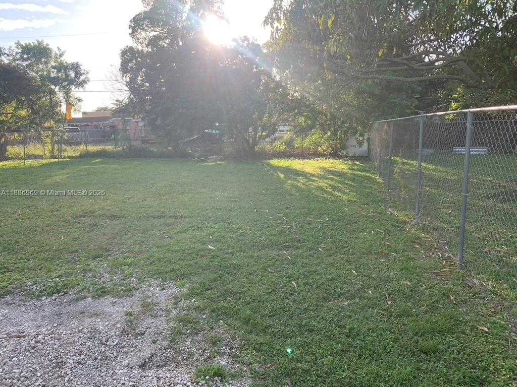 Small Image of 42 NORTH WEST 6TH AVE, Homestead Number 19