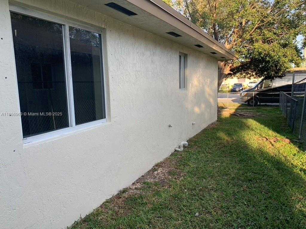 Small Image of 42 NORTH WEST 6TH AVE, Homestead Number 2