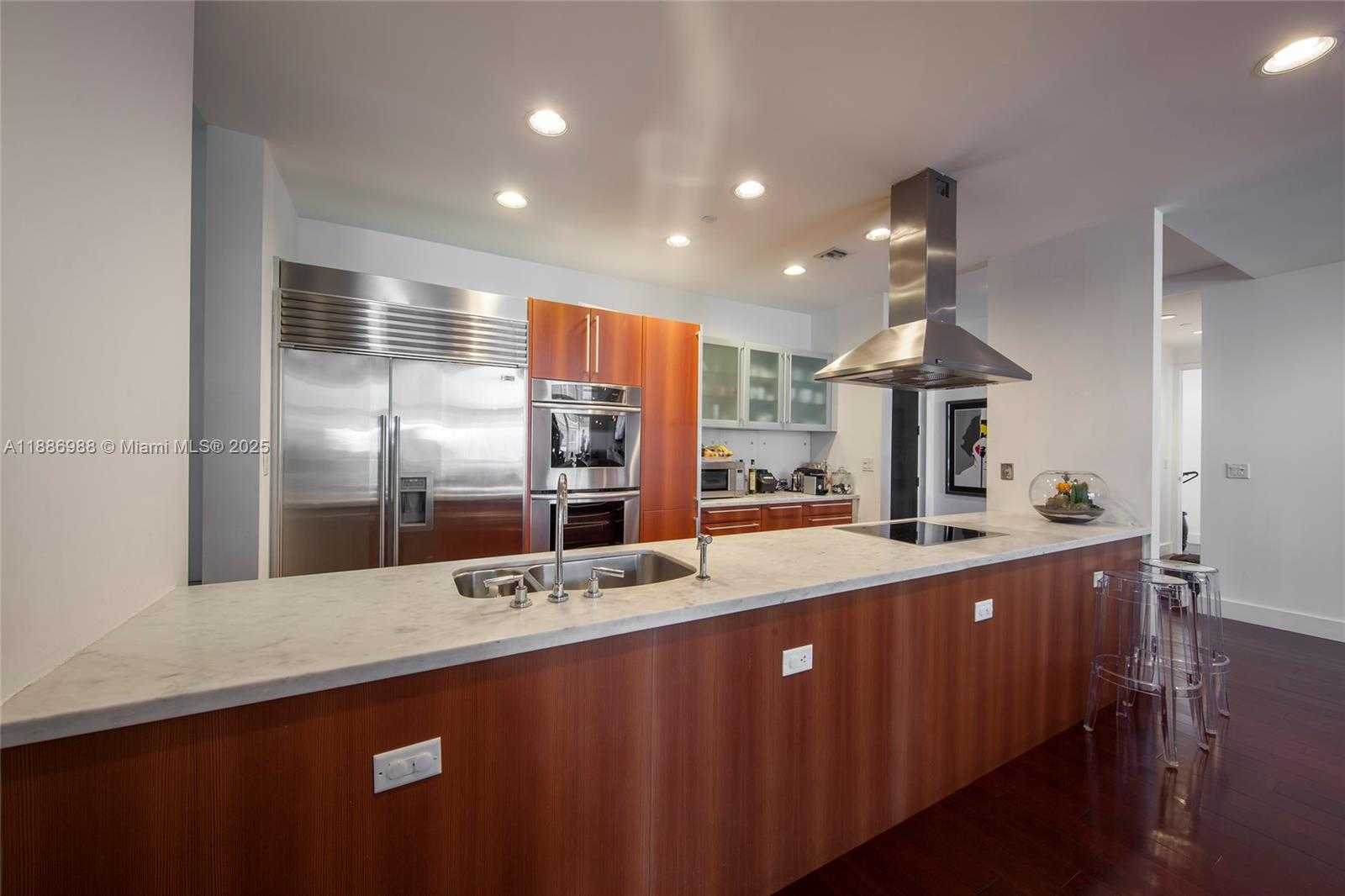 Small Image of 201 AQUA AV #1004, Miami Beach Number 4