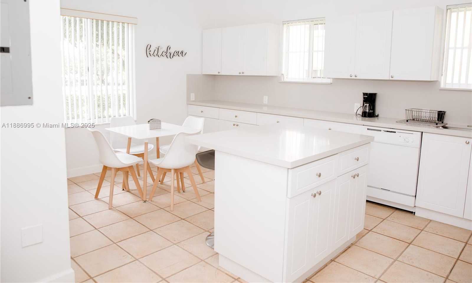Small Image of 12615 SOUTH WEST 91ST ST #PH-2, Miami Number 4