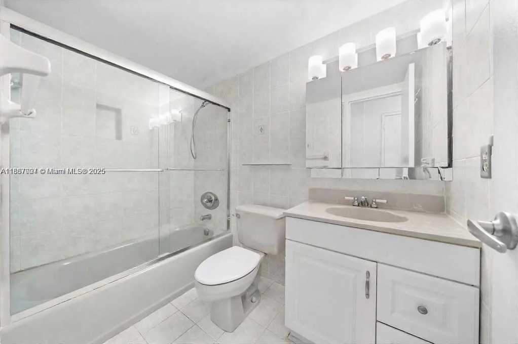 Small Image of 1228 WEST AVE #1415, Miami Beach Number 12