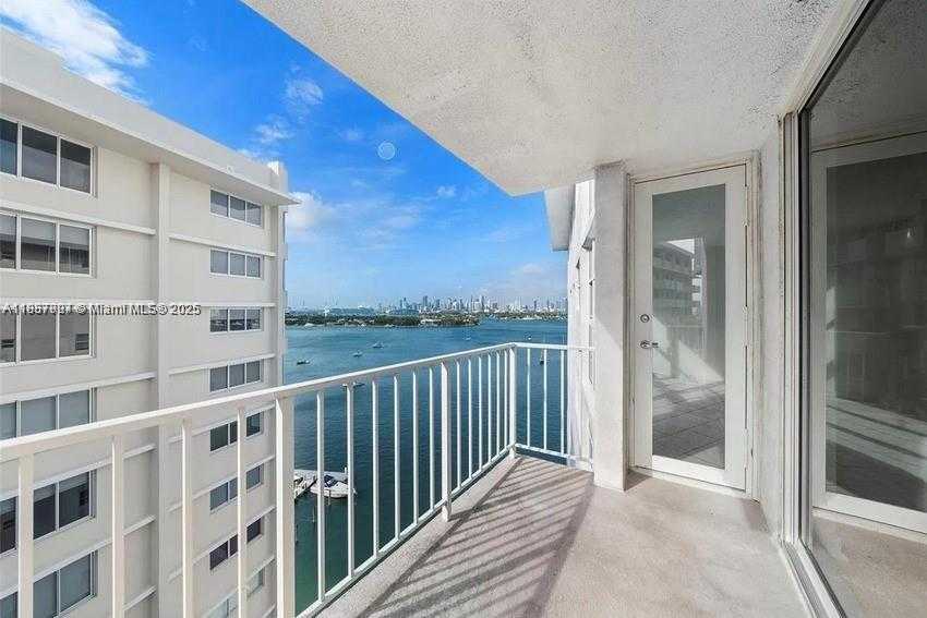 Small Image of 1228 WEST AVE #1415, Miami Beach Number 2