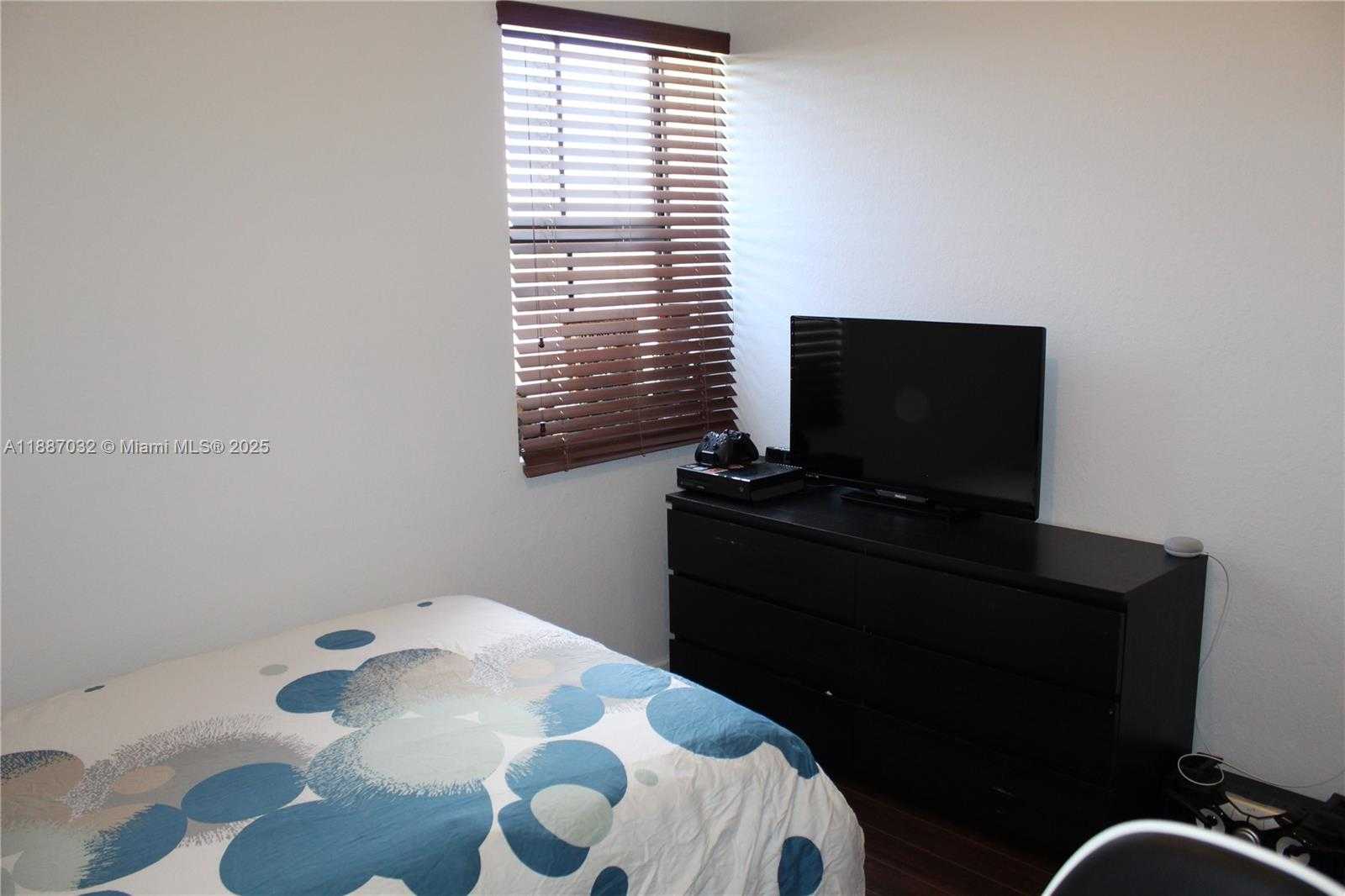 Small Image of 3728 SOUTH EAST 5TH CT, Homestead Number 15