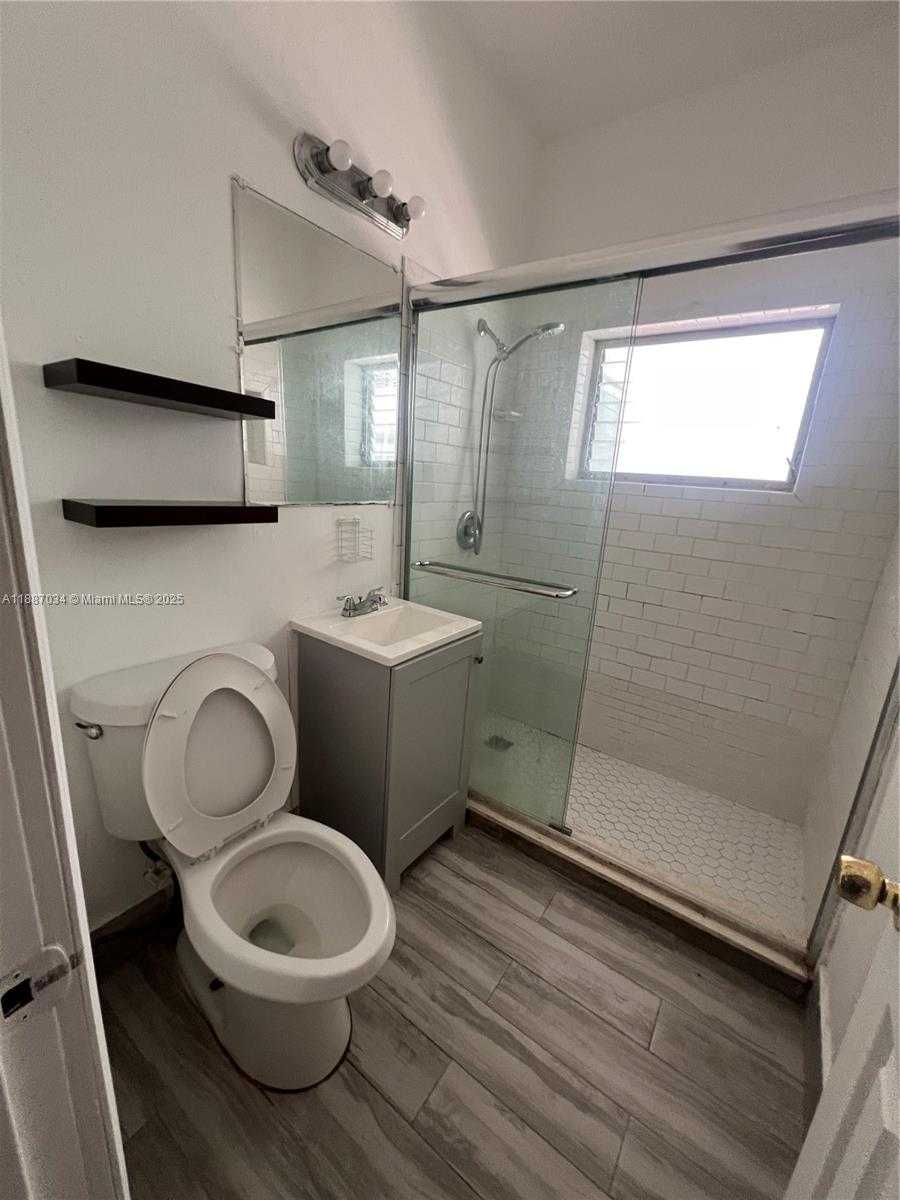 Small Image of 8135 CRESPI BLVD #2, Miami Beach Number 7
