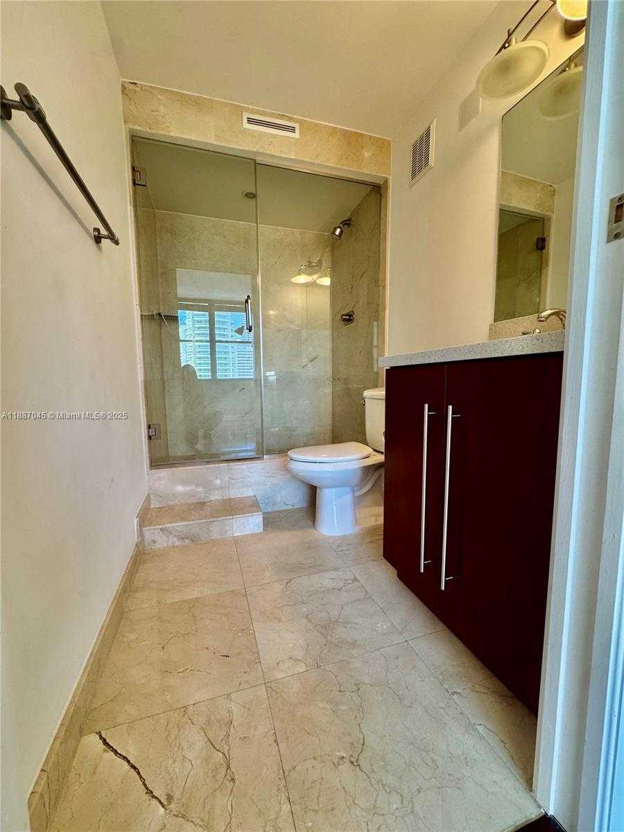 Small Image of 1901 BRICKELL AVE #B1713, Miami Number 11