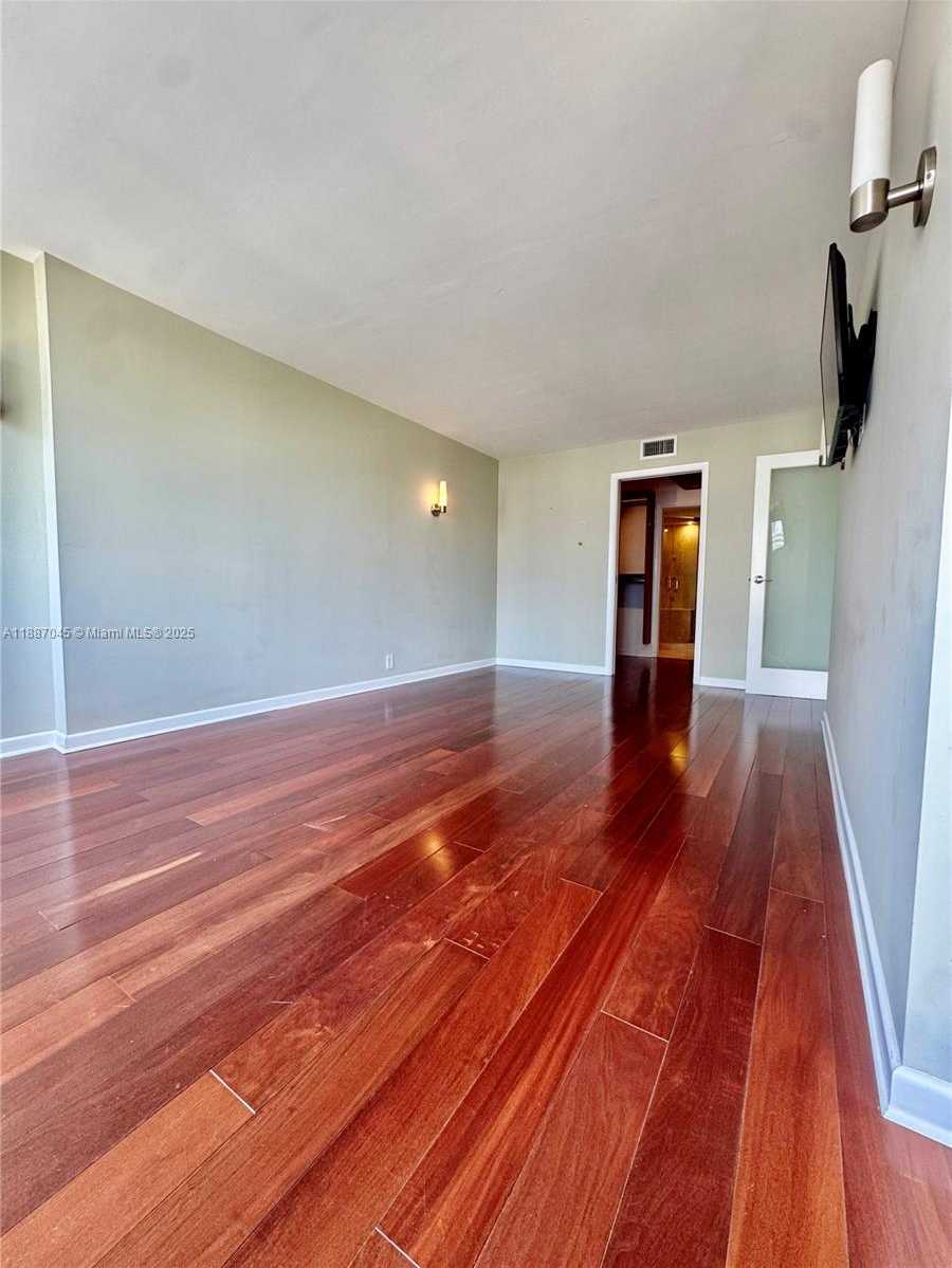 Small Image of 1901 BRICKELL AVE #B1713, Miami Number 13