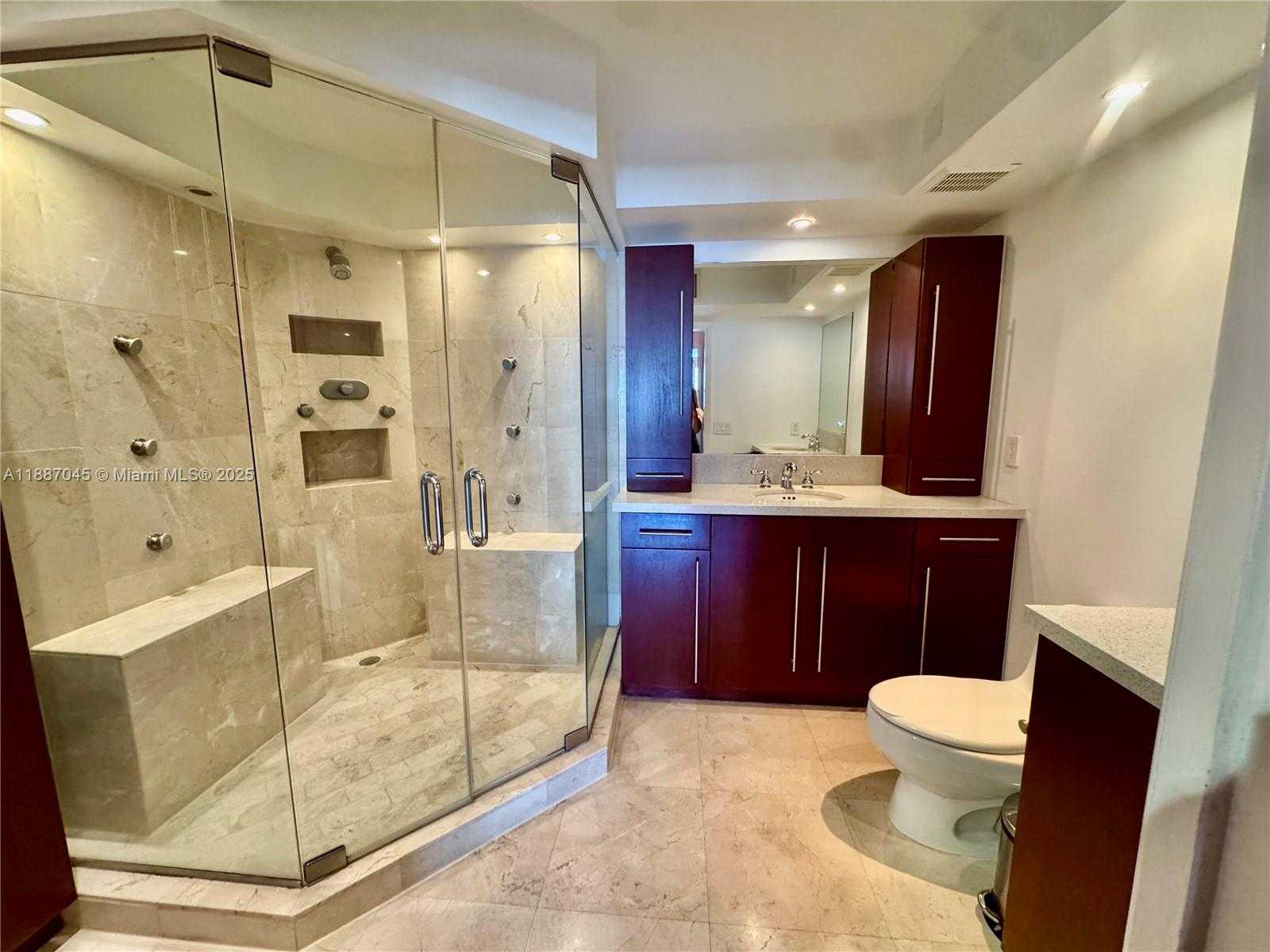 Small Image of 1901 BRICKELL AVE #B1713, Miami Number 14