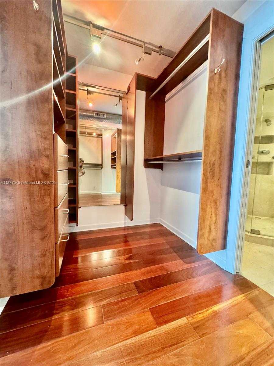 Small Image of 1901 BRICKELL AVE #B1713, Miami Number 15