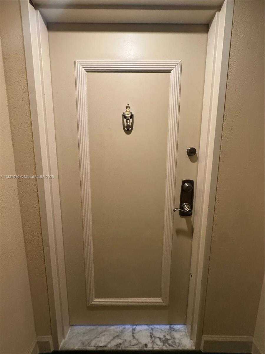 Small Image of 1901 BRICKELL AVE #B1713, Miami Number 19