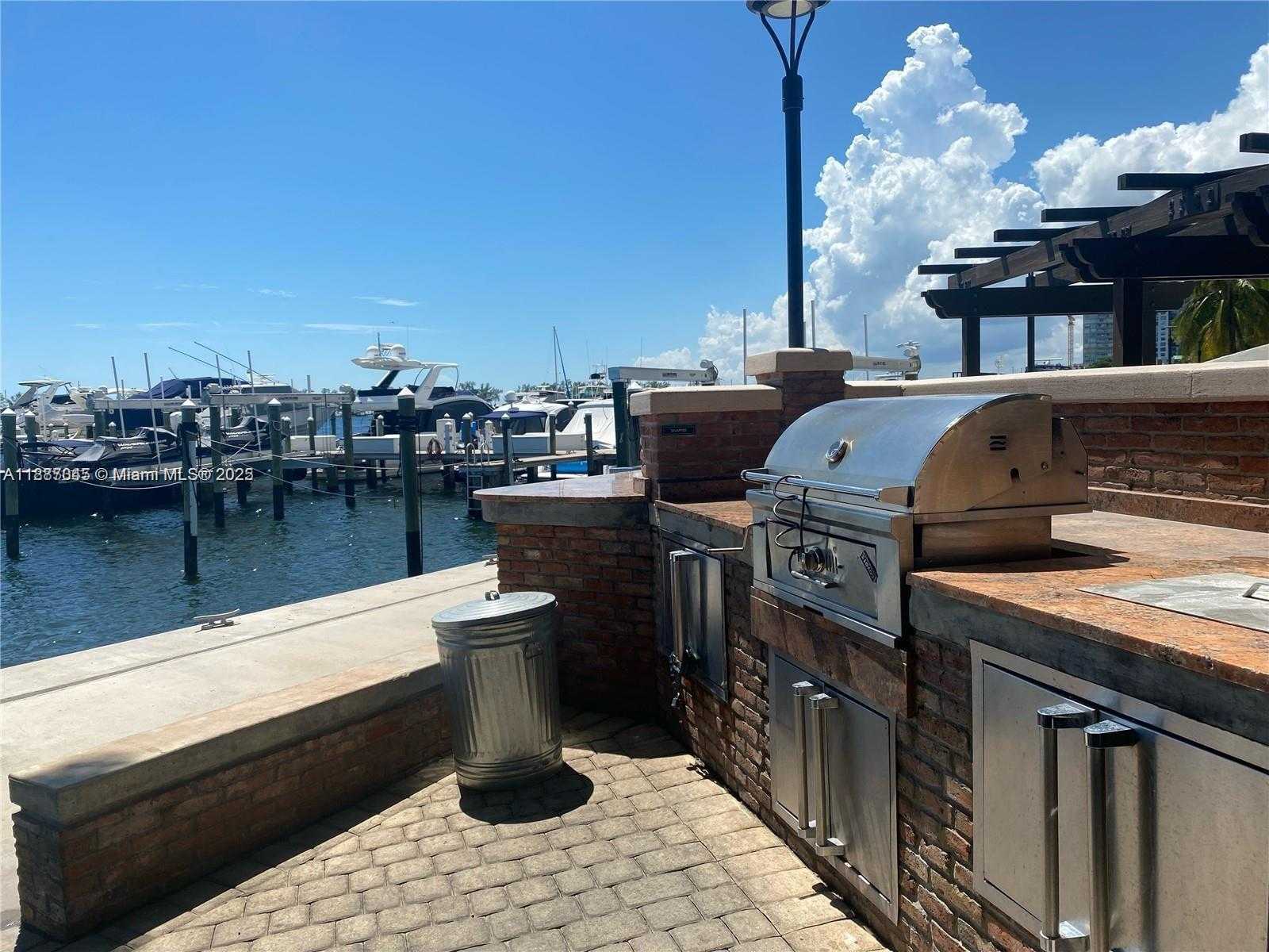 Small Image of 1901 BRICKELL AVE #B1713, Miami Number 23