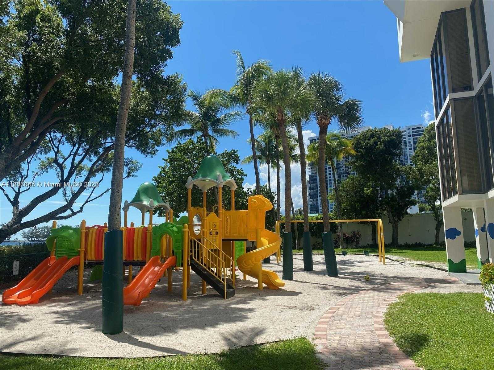 Small Image of 1901 BRICKELL AVE #B1713, Miami Number 24