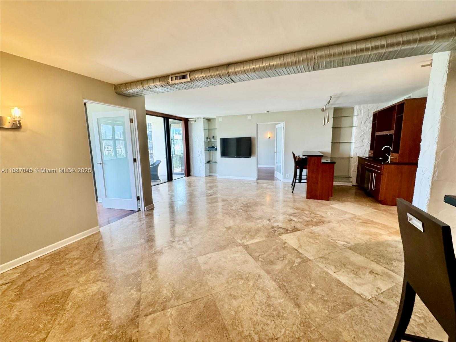 Small Image of 1901 BRICKELL AVE #B1713, Miami Number 4