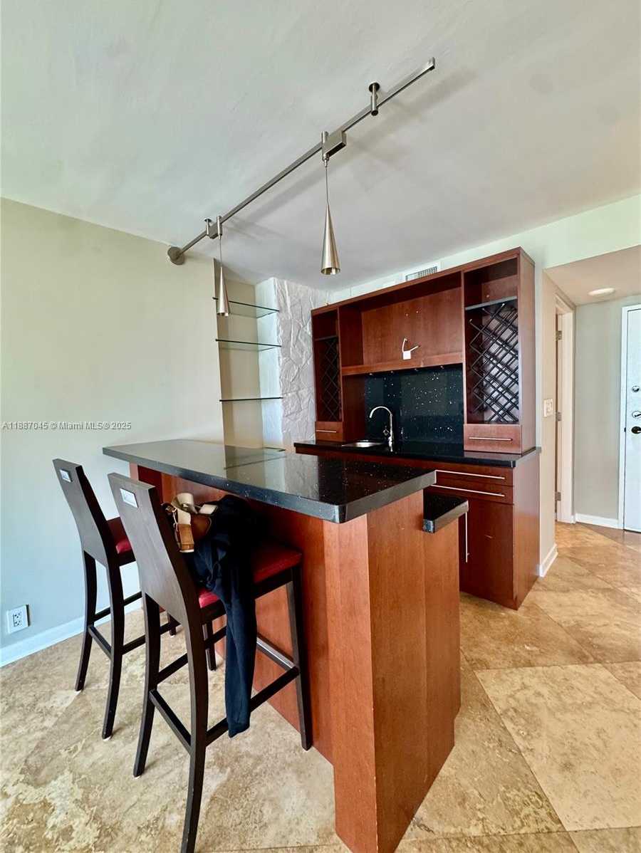 Small Image of 1901 BRICKELL AVE #B1713, Miami Number 8