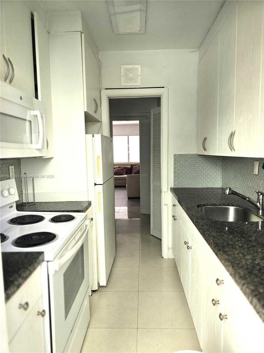 Small Image of 835 MERIDIAN AVE #4, Miami Beach Number 11