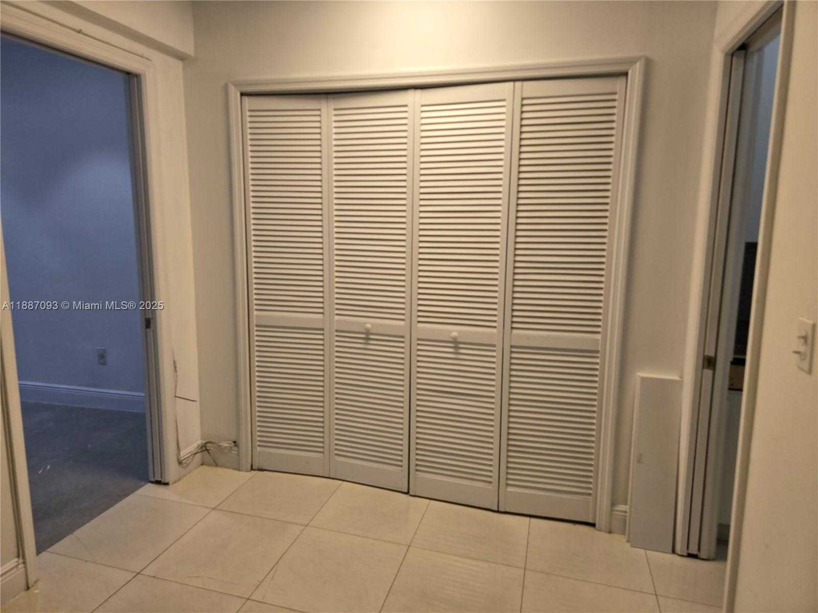 Small Image of 835 MERIDIAN AVE #4, Miami Beach Number 7
