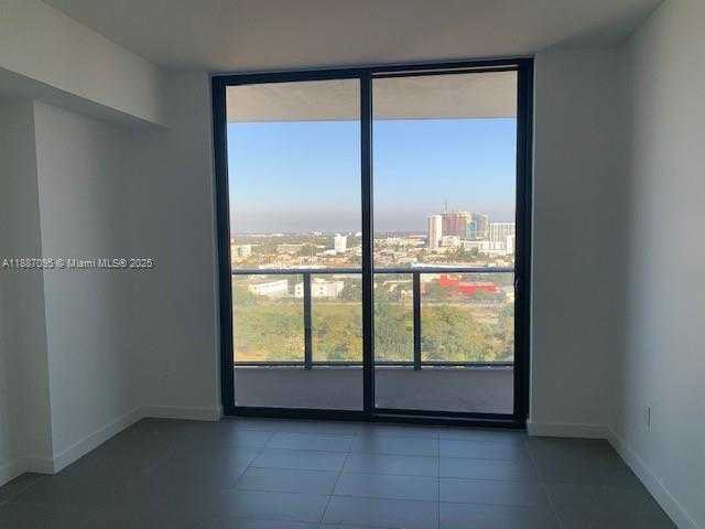 Small Image of Miami Number 11