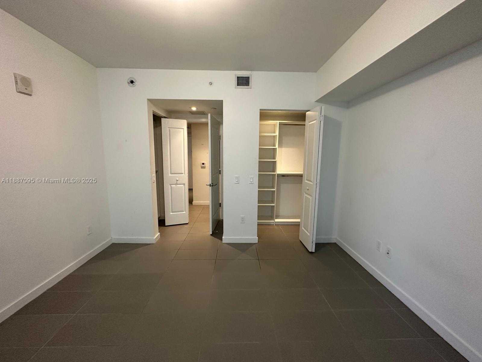 Small Image of Miami Number 16