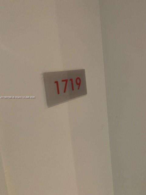Small Image of Miami Number 3