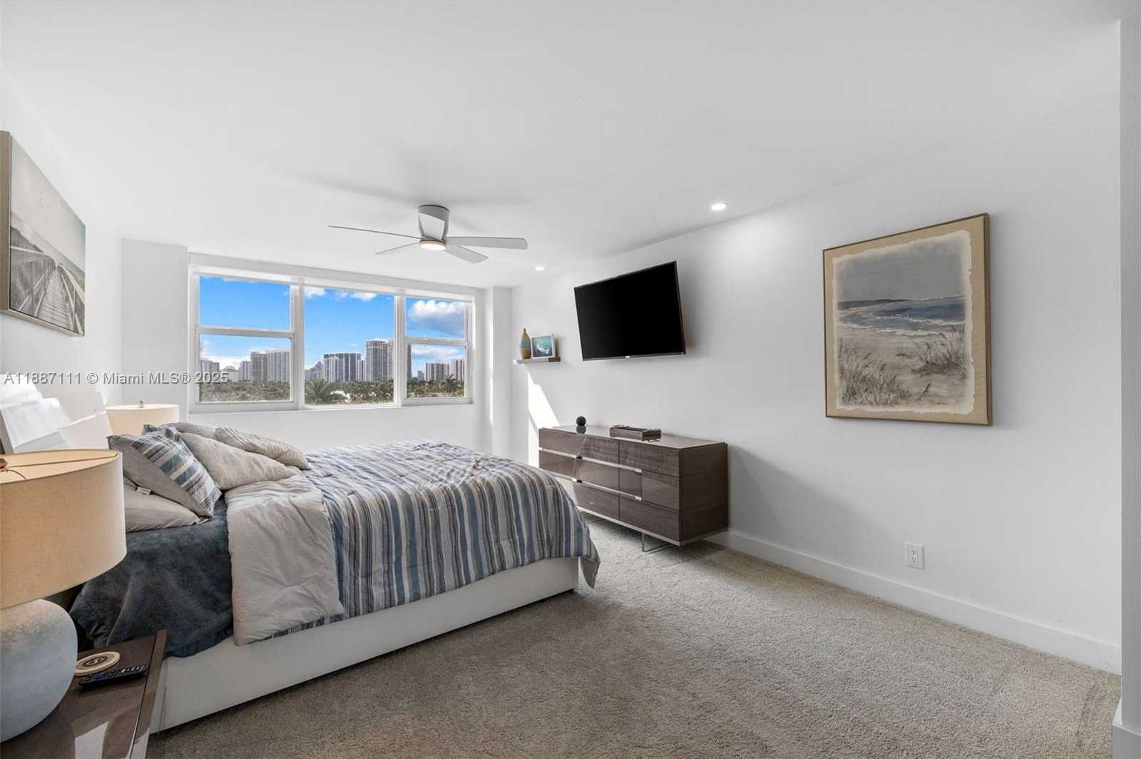 Small Image of 3180 SOUTH OCEAN DR #516, Hallandale Beach Number 11