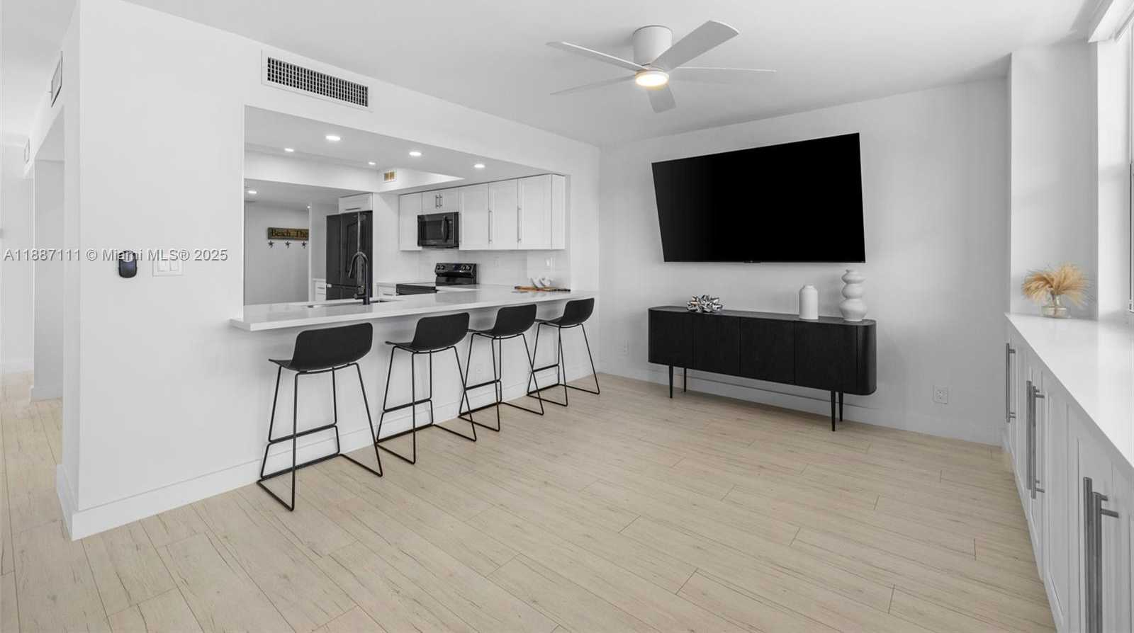 Small Image of 3180 SOUTH OCEAN DR #516, Hallandale Beach Number 18