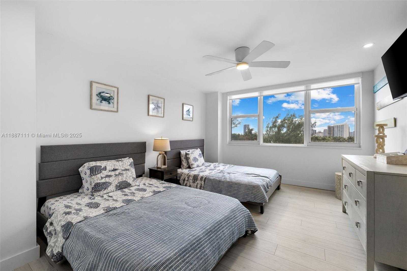 Small Image of 3180 SOUTH OCEAN DR #516, Hallandale Beach Number 26
