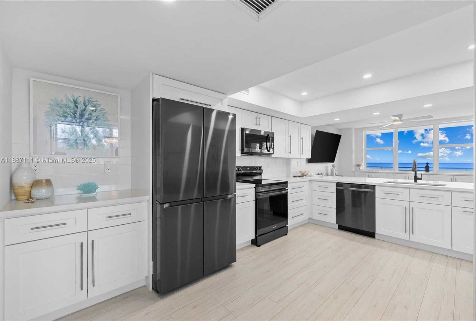 Small Image of 3180 SOUTH OCEAN DR #516, Hallandale Beach Number 6