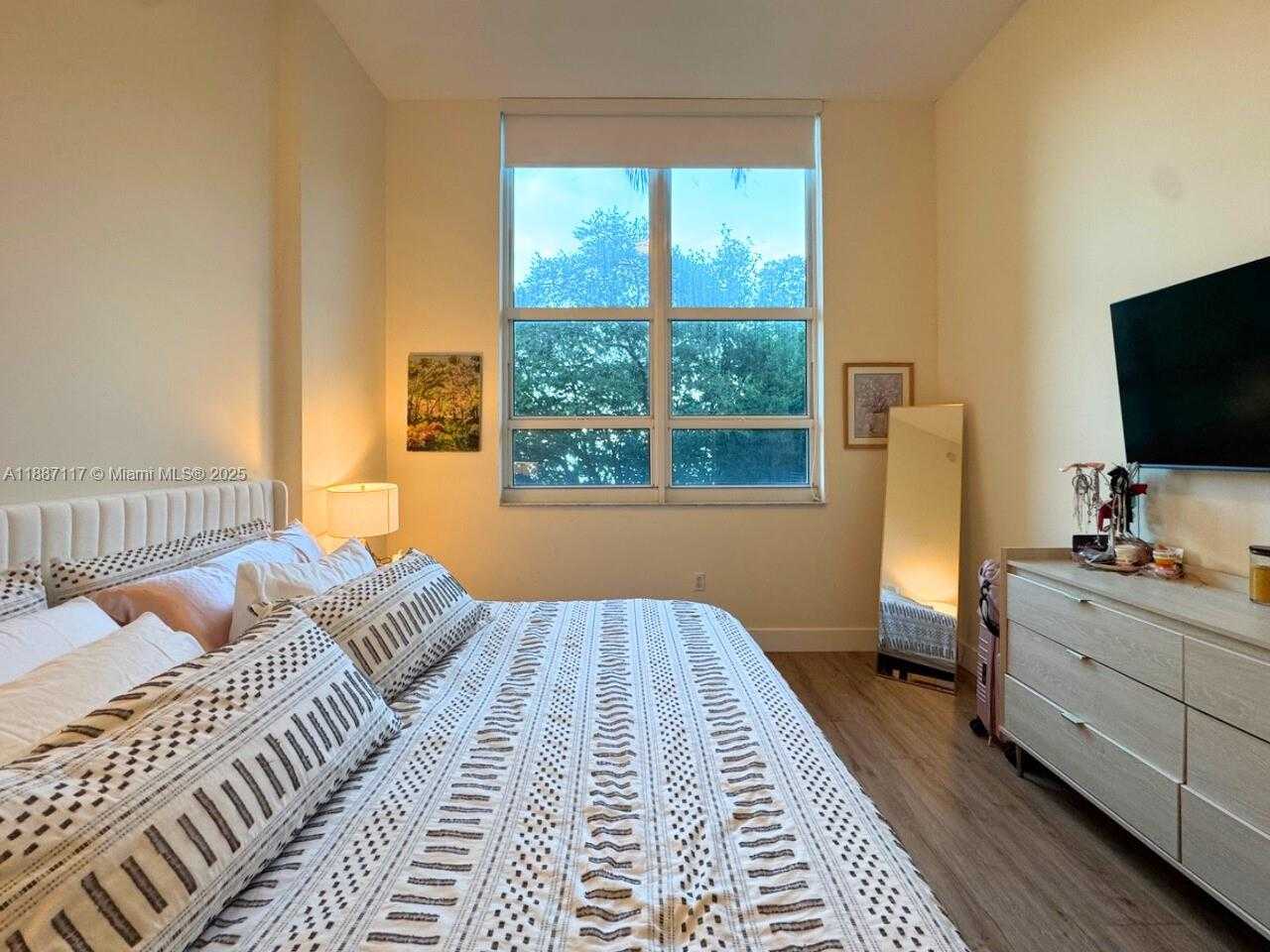 Small Image of 2000 NORTH BAYSHORE DR #118, Miami Number 12