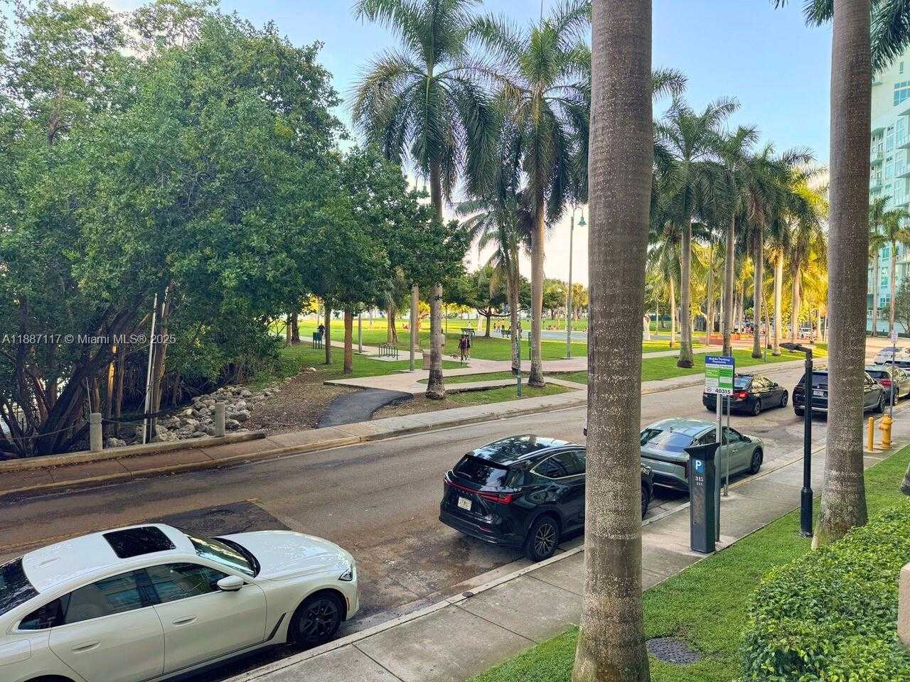 Small Image of 2000 NORTH BAYSHORE DR #118, Miami Number 17
