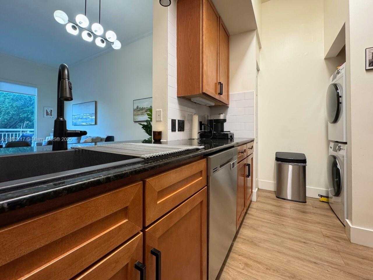 Small Image of 2000 NORTH BAYSHORE DR #118, Miami Number 9