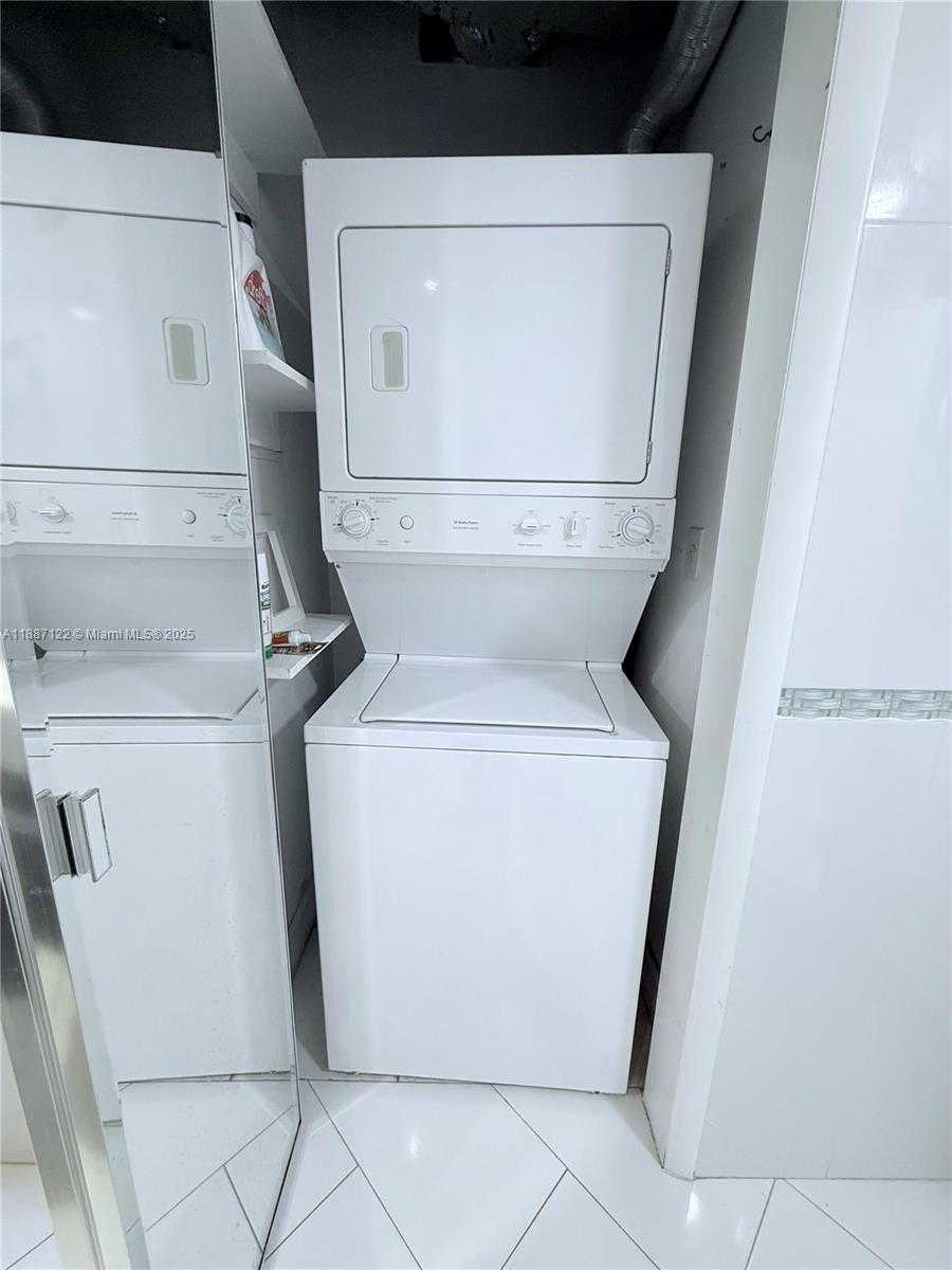 Small Image of 690 SOUTH WEST 1ST CT #1134, Miami Number 10