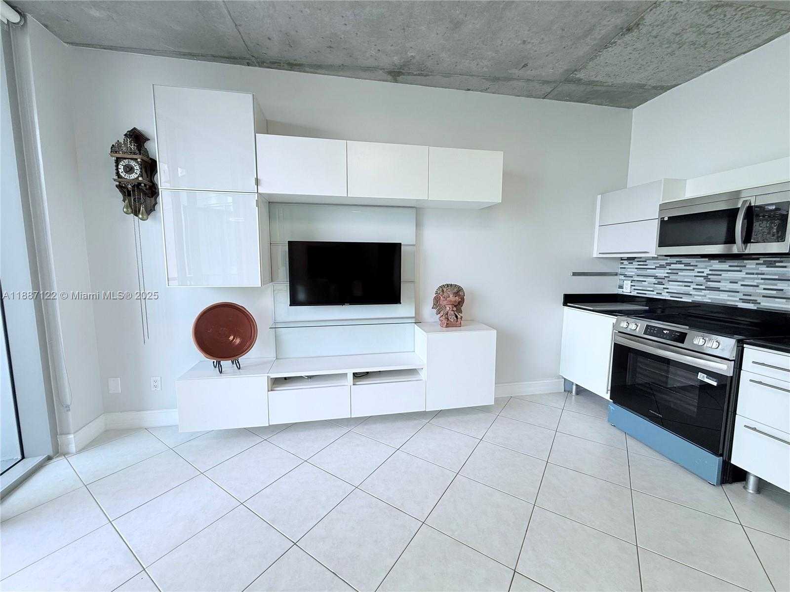 Small Image of 690 SOUTH WEST 1ST CT #1134, Miami Number 14