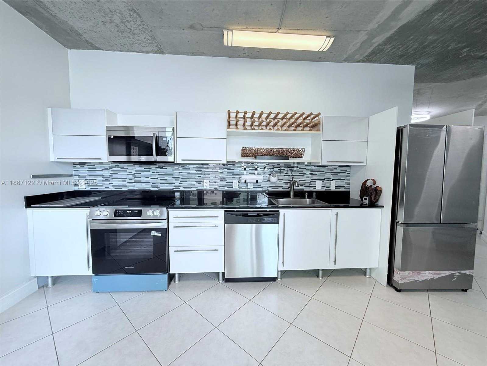 Small Image of 690 SOUTH WEST 1ST CT #1134, Miami Number 16