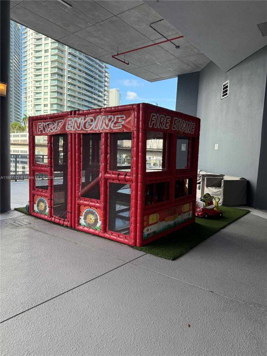 Small Image of 690 SOUTH WEST 1ST CT #1134, Miami Number 24