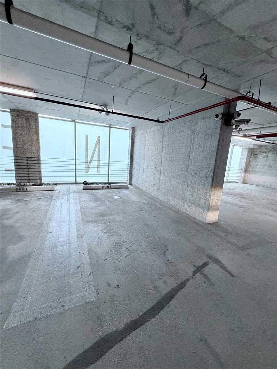 Small Image of 690 SOUTH WEST 1ST CT #1134, Miami Number 29