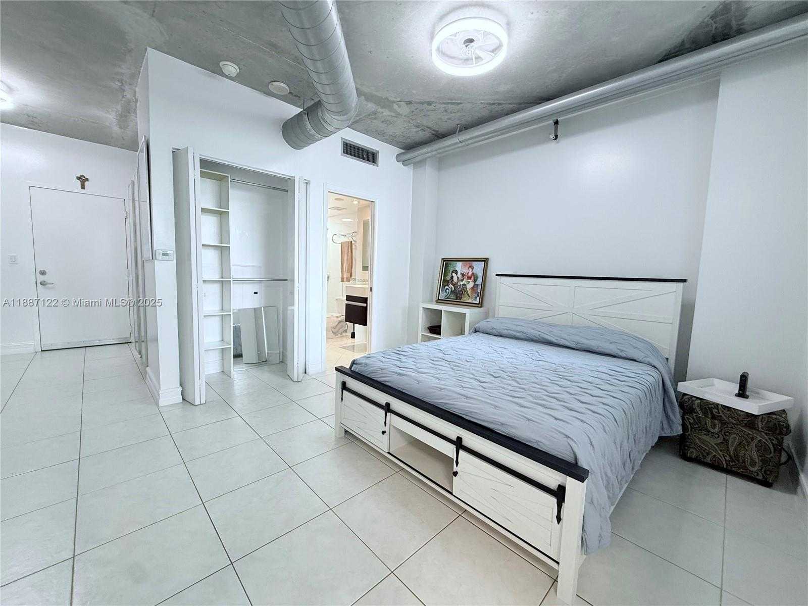Small Image of 690 SOUTH WEST 1ST CT #1134, Miami Number 6