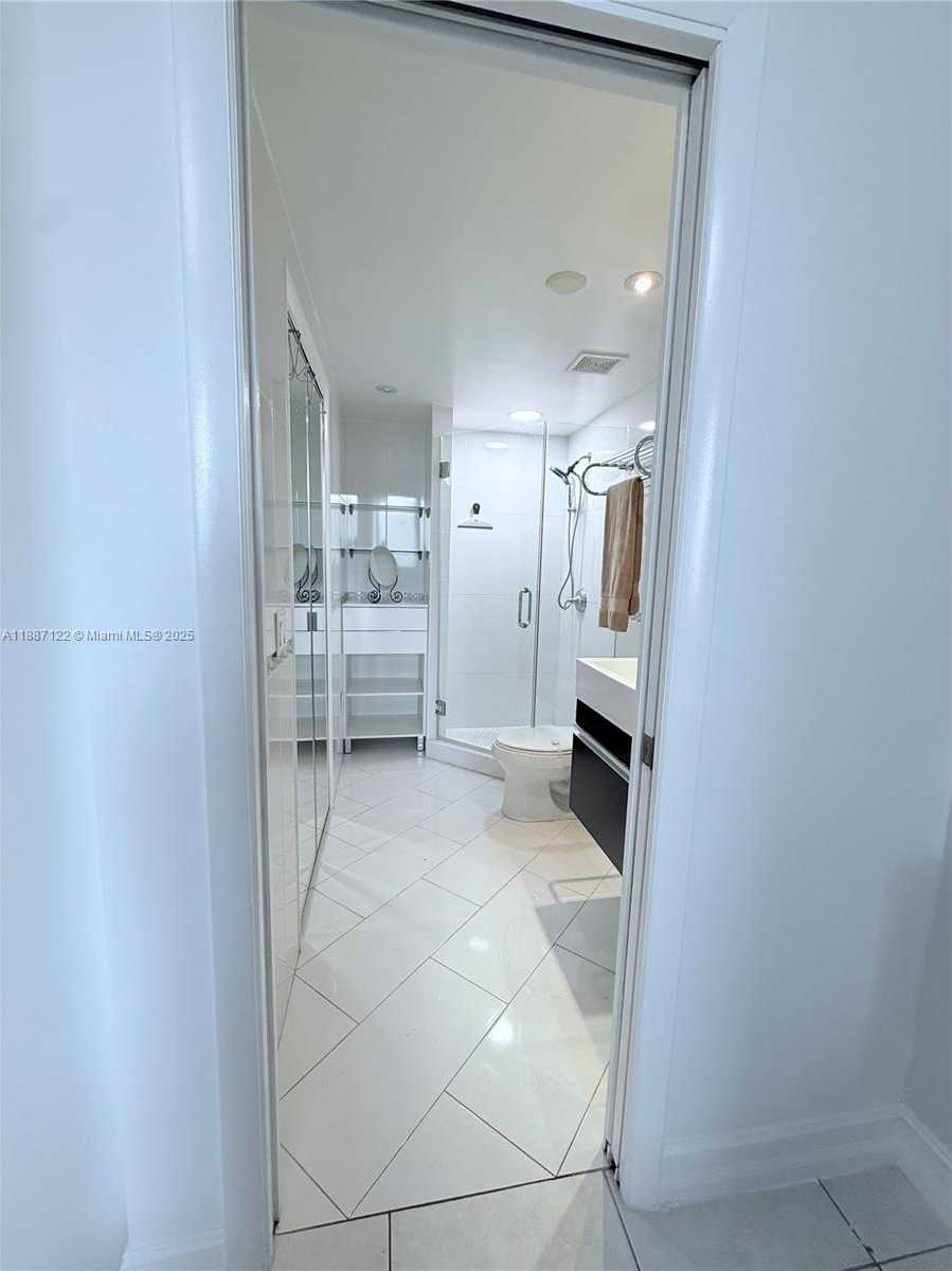 Small Image of 690 SOUTH WEST 1ST CT #1134, Miami Number 7