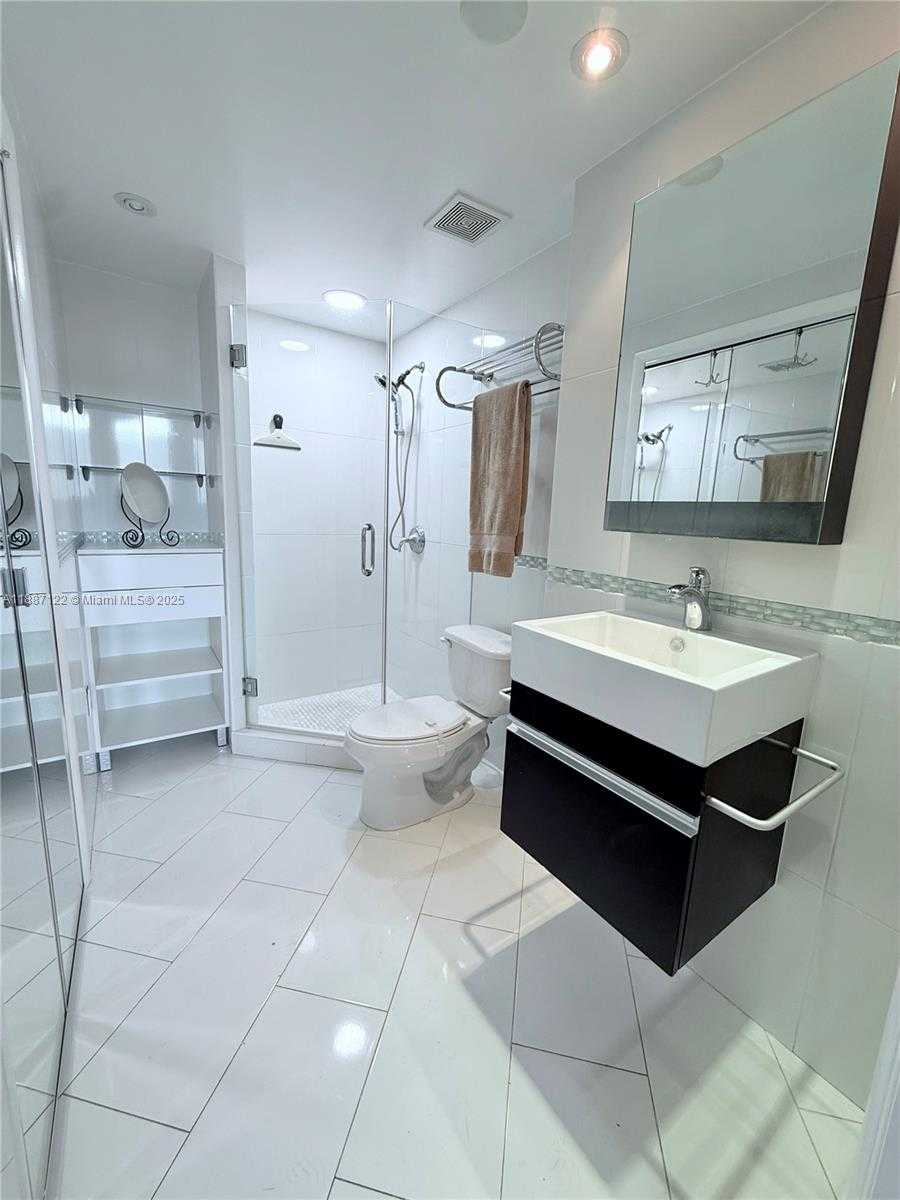 Small Image of 690 SOUTH WEST 1ST CT #1134, Miami Number 8