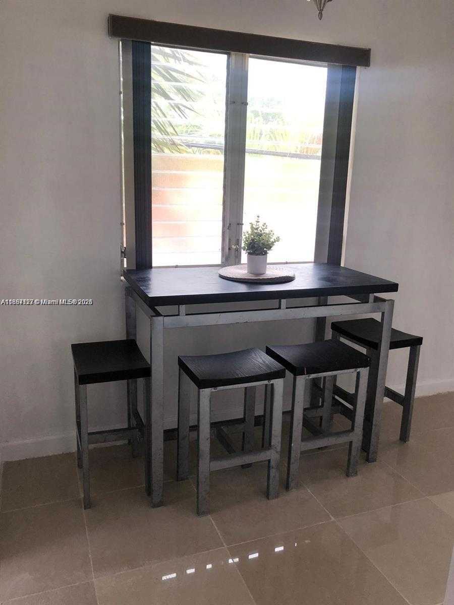 Small Image of 8132 HARDING AVE #15, Miami Beach Number 9