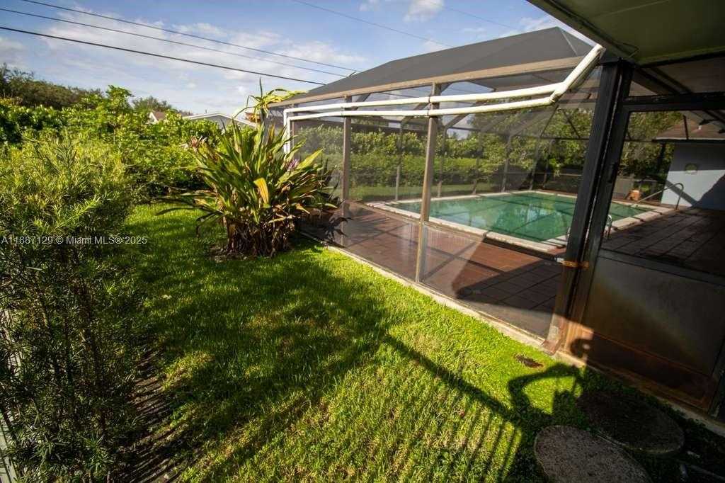 Small Image of 9041 SOUTH WEST 88TH ST #9041, Miami Number 10