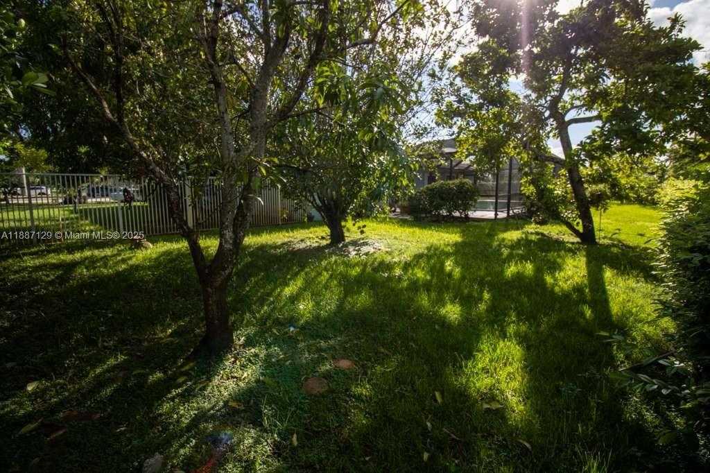 Small Image of 9041 SOUTH WEST 88TH ST #9041, Miami Number 13