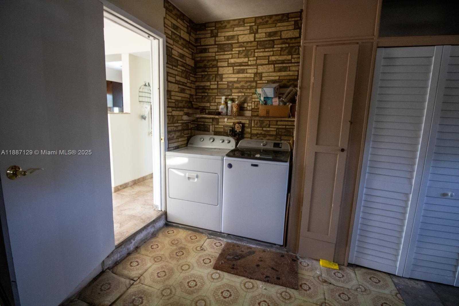 Small Image of 9041 SOUTH WEST 88TH ST #9041, Miami Number 17