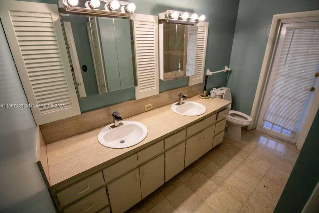 Small Image of 9041 SOUTH WEST 88TH ST #9041, Miami Number 22