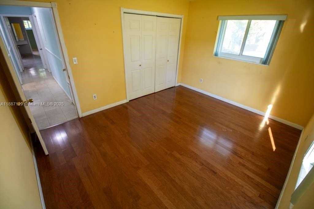 Small Image of 9041 SOUTH WEST 88TH ST #9041, Miami Number 24