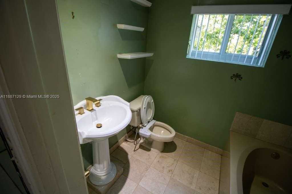 Small Image of 9041 SOUTH WEST 88TH ST #9041, Miami Number 27