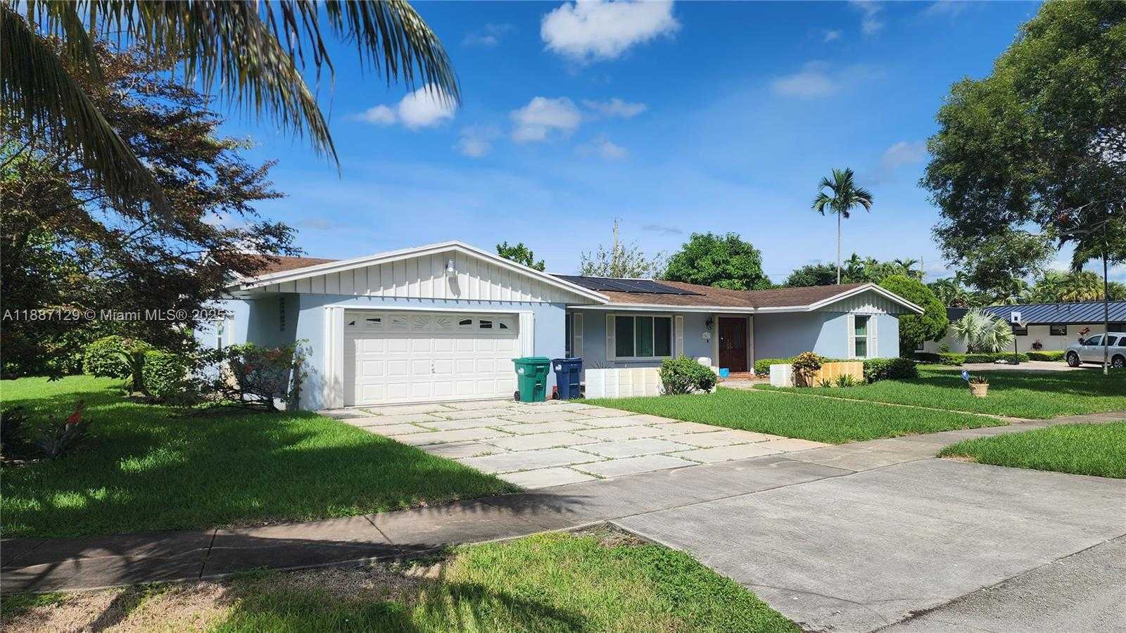 Small Image of 9041 SOUTH WEST 88TH ST #9041, Miami Number 3
