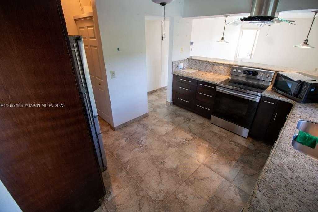 Small Image of 9041 SOUTH WEST 88TH ST #9041, Miami Number 30