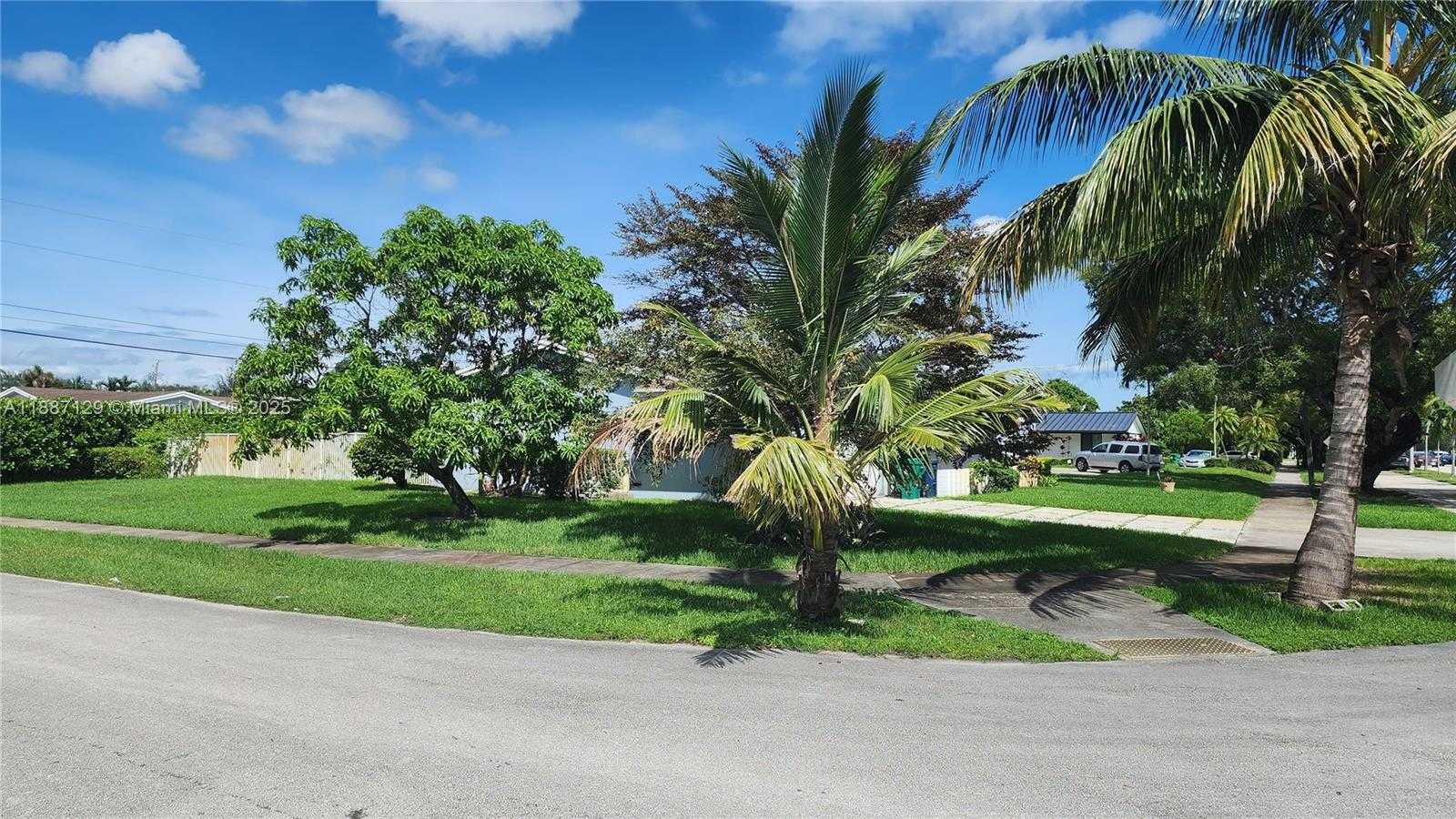 Small Image of 9041 SOUTH WEST 88TH ST #9041, Miami Number 5