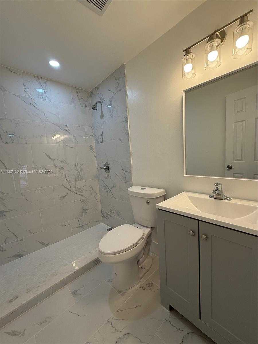 Small Image of 1200 NORTH EAST 128TH ST, North Miami Number 17