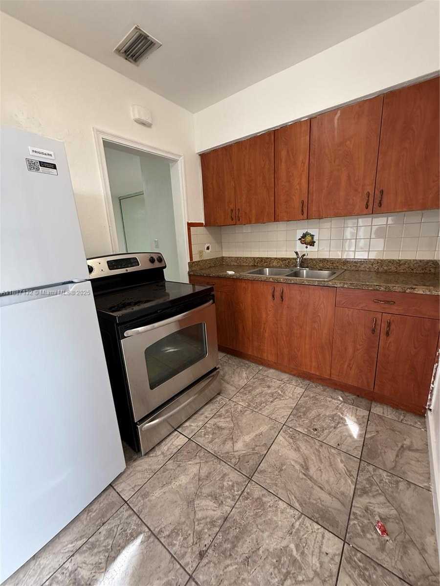 Small Image of 1200 NORTH EAST 128TH ST, North Miami Number 3